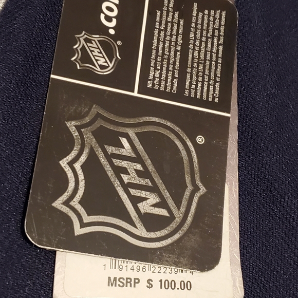 BNWT Youth XL official Winnipeg Jets Jersey - Picture 7 of 8